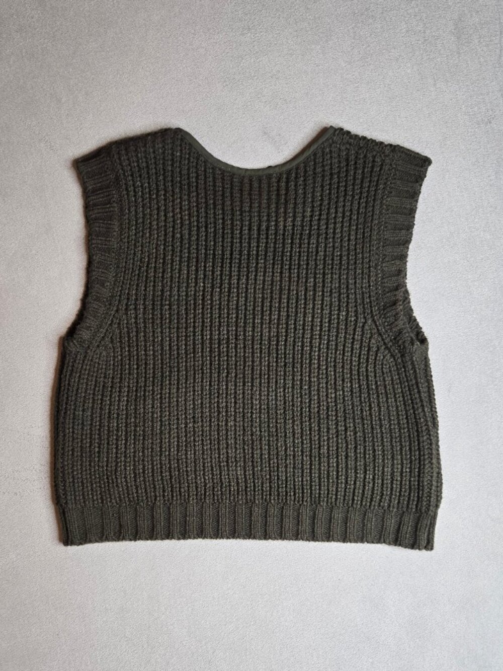 Vintage Zara Womens Green Rib-Knit Sleeveless Sweater Vest Button Front Pockets - Picture 2 of 6